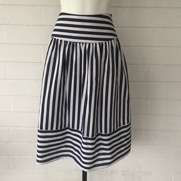 Maeve Dresses & Skirts - Anthro Maeve Navy White High Waist Midi Skirt L